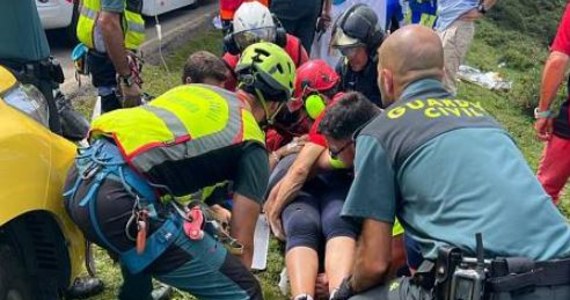 Co najmniej 10 osób odniosło poważne obrażenia w wyniku wypadku autokaru z turystami, do którego doszło w regionie Asturii w północno-zachodniej Hiszpanii. Autobus z 48 pasażerami dachował i stoczył się ze zbocza góry. 
