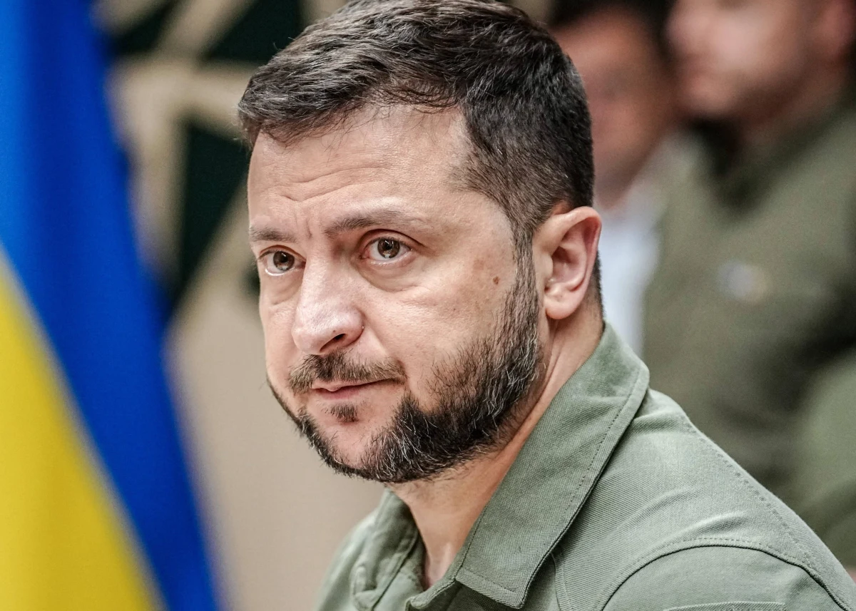 Ewentualny rosyjski zamach na prezydenta Wołodymyra Zełenskiego pozbawiłby wysiłek wojenny Ukrainy jednego z jej najcenniejszych atutów; Ukraina jest jednak przygotowana na taki scenariusz  – pisze we wtorek brukselski portal Politico.