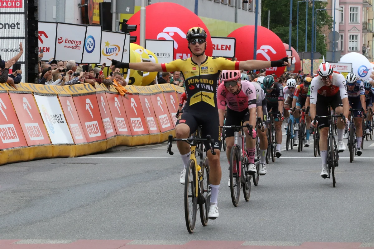 Holender Olav Kooij z ekipy Jumbo-Visma wygrał czwarty etap wyścigu kolarskiego Tour de Pologne, ze Strzelina do Opola. Liderem pozostał Słoweniec Matej Mohoric (Bahrain-Victorious).