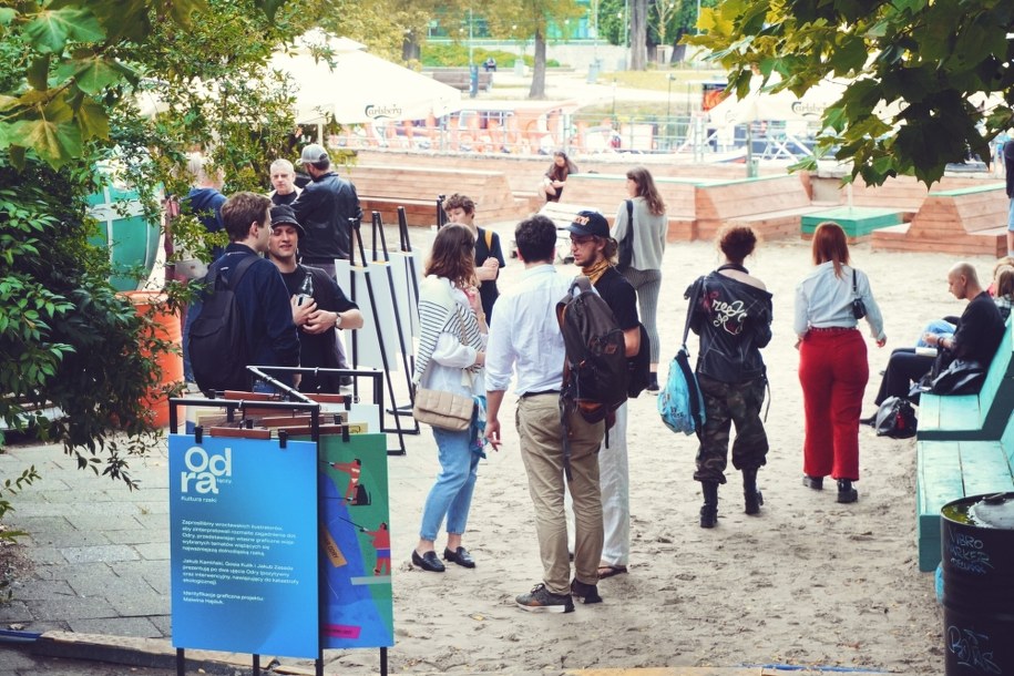 /Book Truck. Mobilna Księgarnia Tajnych Kompletów /Materiały promocyjne