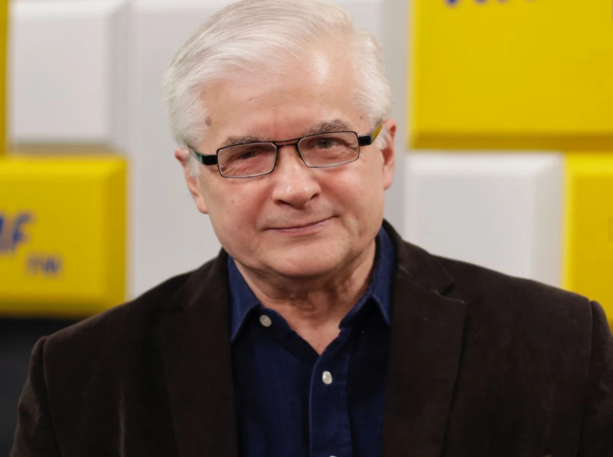 „Te helikoptery zostały rozpoznane. One należą do ochrony Łukaszenki. Łukaszenka przyjechał w tym czasie do swojej rezydencji na terenie Puszczy Białowieskiej. To jest w miejscowości Wiskule, 7 km od granicy. Jeszcze bliżej granicy, 2 km od niej, jest jego ulubione Jezioro Lackie. On tam bardzo często bywa. Być może te śmigłowce wystartowały i piloci mieli jakąś imprezę poprzedniego wieczoru, przekroczyli granicę. Ja nie wykluczam, że to było świadome działanie, ale nie odrzucam możliwości, że był to pewien niefrasobliwy przypadek” – powiedział w Porannej rozmowie w RMF FM o incydencie z białoruskimi śmigłowcami Włodzimierz Cimoszewicz. 