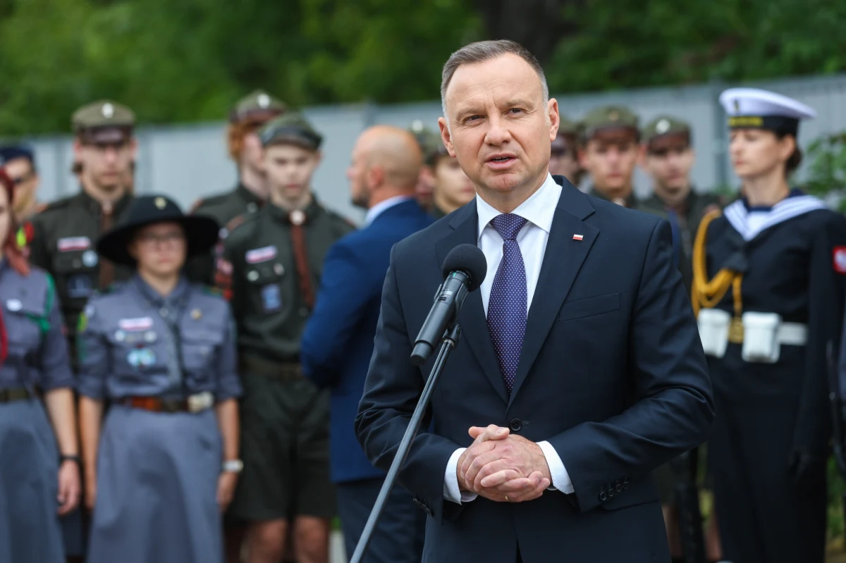 Andrzej Duda podpisał nowelizację ustawy o komisji mającej zbadać wpływy rosyjskie na polskie bezpieczeństwo. Komisja będzie sprawdzać, czy w latach 2007-2022 Rosjanie, w sposób nielegalny oddziaływali na polską politykę.