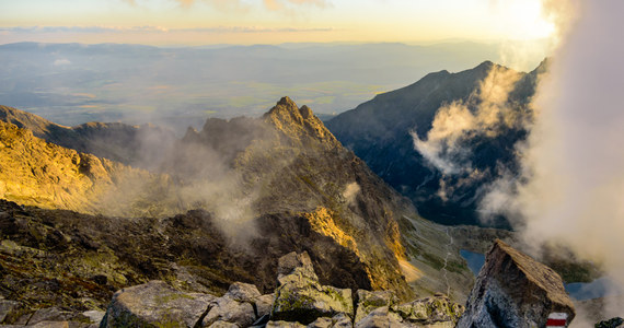 Nie żyje turystka, która spadła z dużej wysokości w Tatrach. Do tragicznego zdarzenia doszło niemal pod samym szczytem Rysów.
