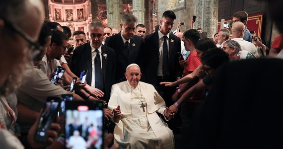 Papież Franciszek, przebywający w Lizbonie z okazji Światowych Dni Młodzieży, spotkał się w środę wieczorem z grupą ofiar pedofilii - przekazał dziennikarzom Watykan. Do spotkania z 13 osobami doszło w siedzibie nuncjatury apostolskiej.