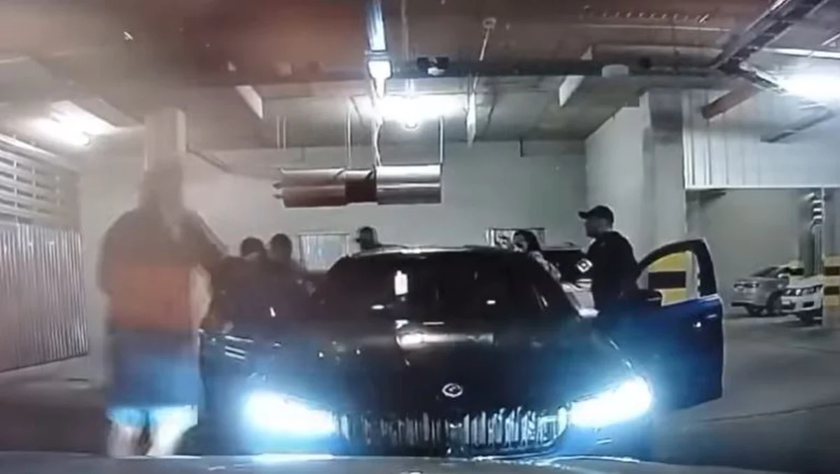 100 kg narkotyków o czarnorynkowej wartości ponad 1 miliona złotych  przejęli kryminalni z Poznania. Klefedron był ukryty w specjalnym schowku pod podłogą samochodu. Zatrzymano pięć osób.

