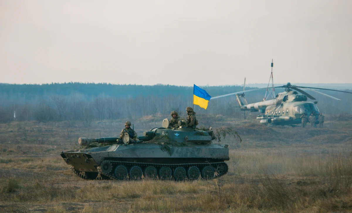 Działania wojskowe, które obserwujemy w Ukrainie są całkowicie normalne. Mozolne przesuwanie linii frontu, okazjonalne sukcesy na niektórych odcinkach i wycofywanie się na innych. Tak właśnie wygląda wojna - tłumaczą eksperci z amerykańskiego Instytutu Badań nad Wojną. To, że nie widzimy spektakularnych sukcesów armii Kijowa, nie znaczy, że cała operacja nie zakończy się wielkim sukcesem.