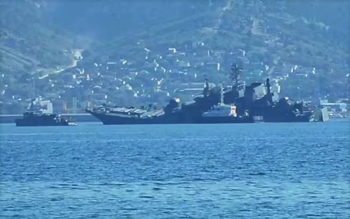 Ukraiński dron poważnie uszkodził rosyjski okręt desantowy. Ukraińcy przypuścili atak na port w Noworosyjsku - jedną z dwóch głównych baz rosyjskiej marynarki wojennej nad Morzem Czarnym. Tej nocy atakowane były również instalacje rurociągu kaspijskiego.