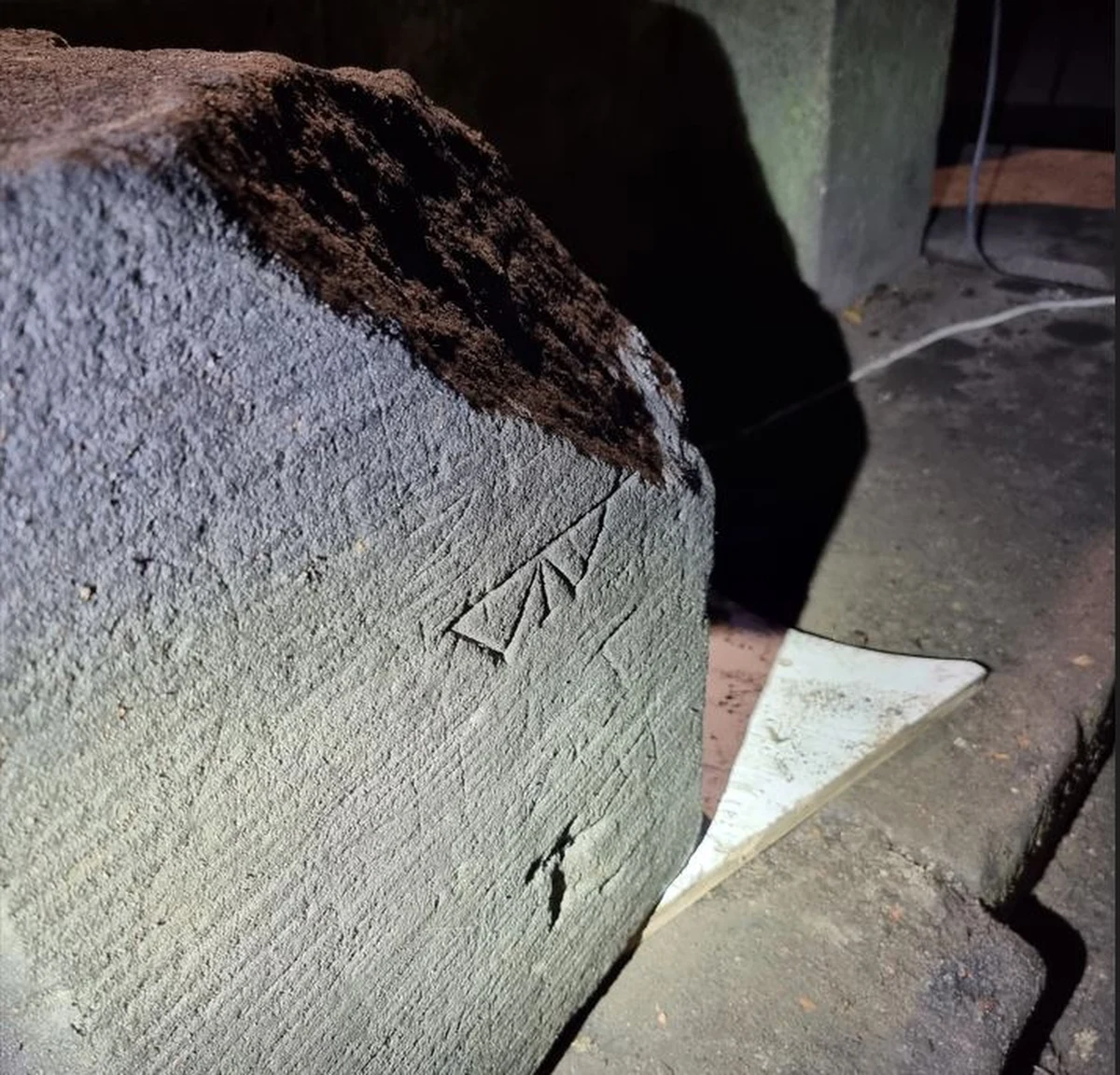 Nowe znaleziska w studni Zamku Grodziec na Dolnym Śląsku. Z jej dna na powierzchnię wydobyto między innymi kolumny autorstwa Bodo Ebhardta - niemieckiego architekta i konserwatora zabytków. Dzięki nim będzie można odtworzyć studnię.
