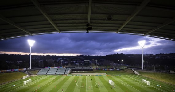 FIFA wydała oświadczenie, że prowadzi dochodzenie w sprawie zarzutów niewłaściwego zachowania w reprezentacji Zambii podczas mistrzostw świata kobiet w piłce nożnej, po tym jak "The Guardian" poinformował, że trener Bruce Mwape rzekomo potarł rękami piersi jednej ze swoich zawodniczek.