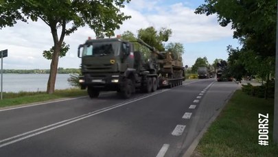 Pojazdy wojskowe na drogach. Apel armii o niepublikowanie zdjęć