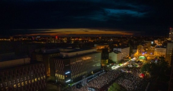 100-procentowe obłożenie we wszystkich hotelach w mieście, 20 tys. osobonocelgów i kilkadziesiąt tysięcy osób, które nocowały u rodziny i znajomych - to pierwsze podliczenia trzech dni 600. urodzin Łodzi. Rekordową frekwencję odnotowały też placówki kulturalno-rozrywkowe.