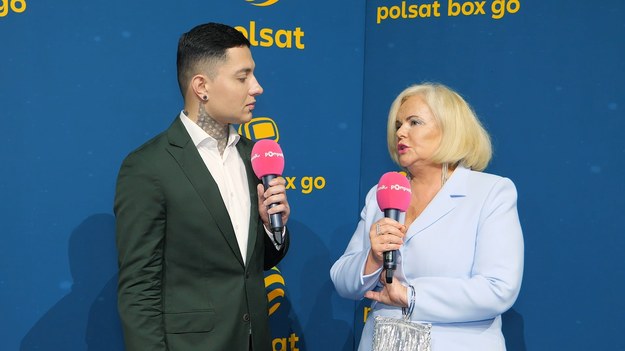 Telewizja Polsat zaprezentowała ramówkę na jesień 2023 roku. Na uroczystej prezentacji gościł dziennikarz serwisu Pomponik, Damian Glinka. Rozmawiał on m.in. z aktorka Joanną Kurowską na temat serialu "Teściowie", a także prawdziwego imienia artystki. 