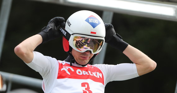 Bułgar Władimir Zografski zajął pierwsze miejsce w kwalifikacjach do sobotniego konkursu Letniej Grand Prix w skokach narciarskich w Szczyrku. Najlepszy z Polaków Dawid Kubacki był trzeci (uzyskał 131,0 pkt). Do konkursu awansowało dziewięciu Polaków - wszyscy, którzy wystartowali w piątek.