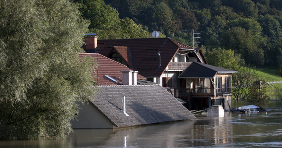 Dwie trzecie Słowenii zostało dotknięte gwałtownymi powodziami. "Kraj stanął w obliczu największej klęski żywiołowej w swojej historii" - oświadczył premier Słowenii Robert Golob po posiedzeniu Rady Bezpieczeństwa Narodowego.