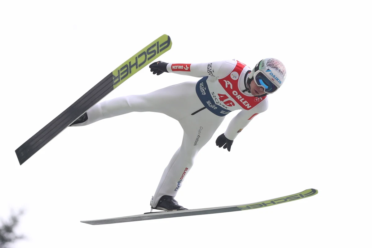 Bułgar Władimir Zografski wygrał sobotni konkurs Letniej Grand Prix w skokach narciarskich w Szczyrku. Drugie miejsce zajął Aleksander Zniszczoł, a trzecie Piotr Żyła.