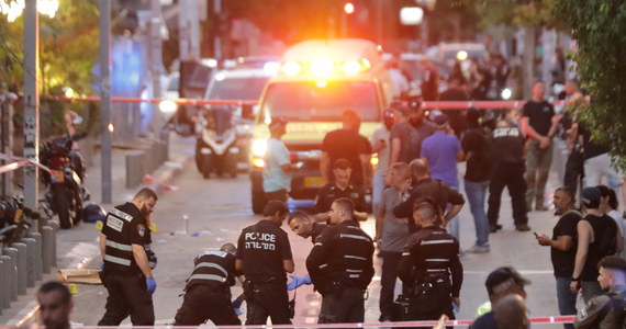 Kolejny zamach terrorystyczny w Izraelu. W centrum Tel Awiwu Palestyńczyk otworzył ogień do strażników miejskich. Napastnik został zastrzelony. Jeden Izraelczyk walczy o życie.