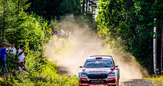 72. Rajd Finlandii przeszedł do historii. Dziewiąta runda Rajdowych Mistrzostw Świata WRC okazała się jeszcze trudniejszą, niż pierwotnie można było się tego spodziewać. W tak niezwykle wymagających warunkach bardzo dobrze poradzili sobie Mikołaj Marczyk i Szymon Gospodarczyk. Załoga Orlen Team zajęła 7. miejsce w klasie WRC 2 oraz 5. w WRC 2 Challenger.