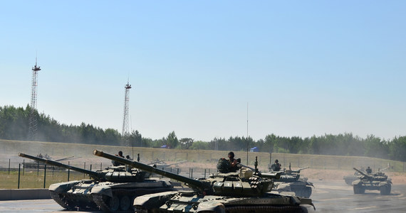 Białoruska armia rozpoczęła w poniedziałek ćwiczenia w pobliżu granicy z Polską i Litwą. Oznacza to wzrost napięcia w regionie, które potęguje obecność rosyjskich najemników z Grupy Wagnera - poinformowała agencja Associated Press, powołując się na białoruskie ministerstwo obrony.