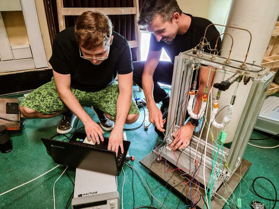 /Politechnika Wrocławska /Internet