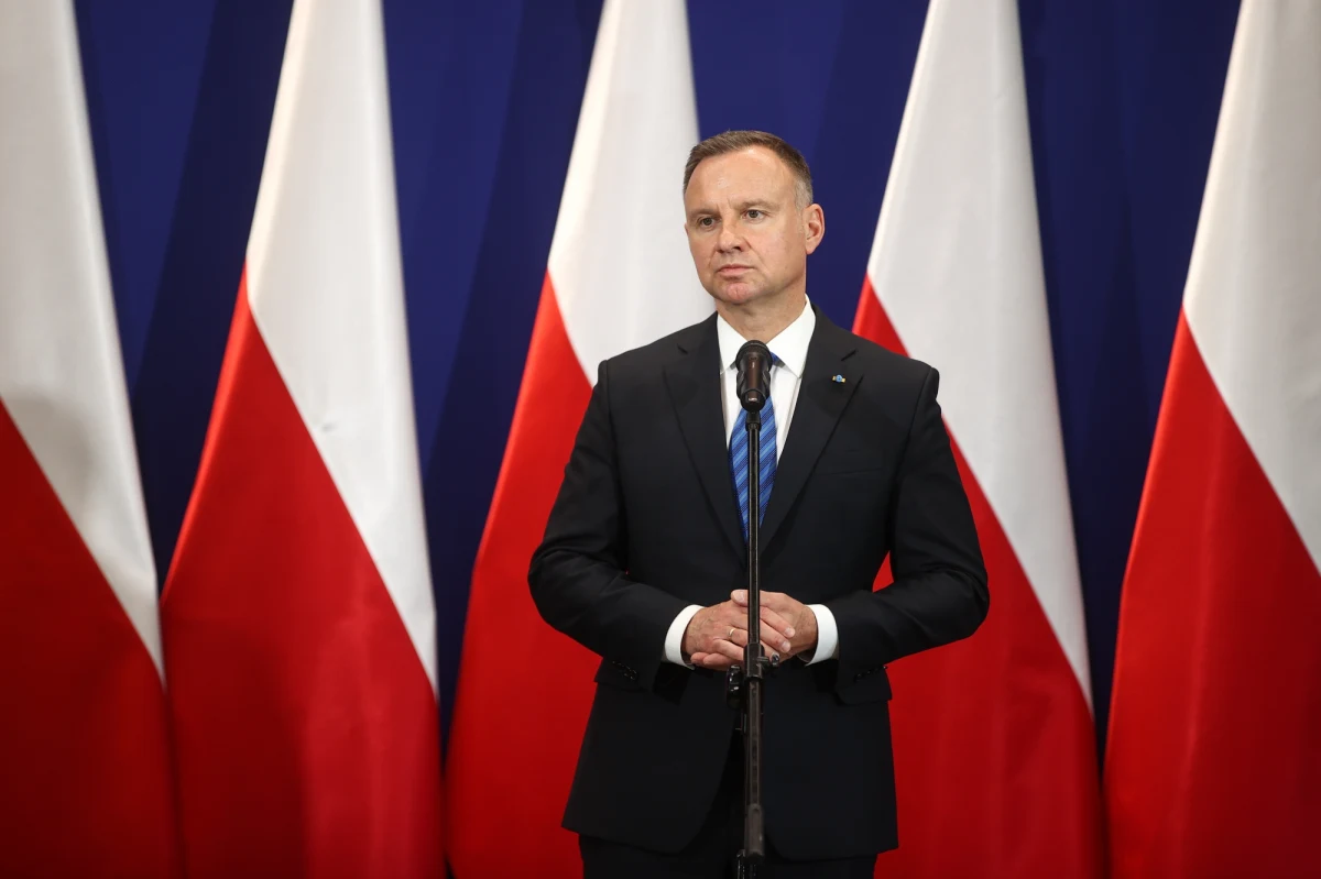 Prezydent Andrzej Duda ogłosił datę wyborów do Sejmu i Senatu. 15 października 2023 roku Polacy pójdą do urn, żeby wybrać nowy parlament. Wraz z ogłoszeniem daty wyborów poznaliśmy harmonogram z terminami na rejestrację komitetów wyborczych, zgłaszanie kandydatów czy zbiórkę podpisów.