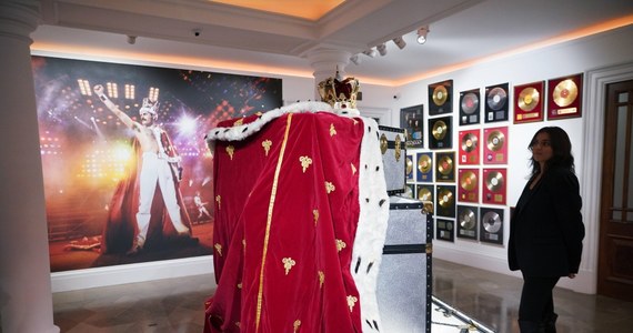 W londyńskim domu aukcyjnym Sotheby’s odbędzie się aukcja przedmiotów należących do Freddiego Mercury'ego. Wokalista grupy Queen zmarł w 1991 roku na powikłania związane z AIDS. Zainteresowanie jego osobą i twórczością jest na Wyspach wciąż żywe. 