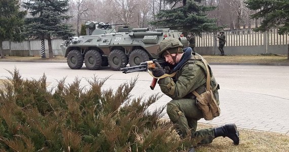 "Nie widzimy żadnego pośredniego ani bezpośredniego zagrożenia militarnego ze strony najemników Grupy Wagnera dla naszych sojuszników, ale pozostajemy czujni" - przekazała dziennikarce RMF FM rzeczniczka NATO Oana Lungescu. To odpowiedź na prośbę o komentarz do rozpoczętych wczoraj przez białoruską armię ćwiczeń w pobliżu granicy Polski i Litwy.