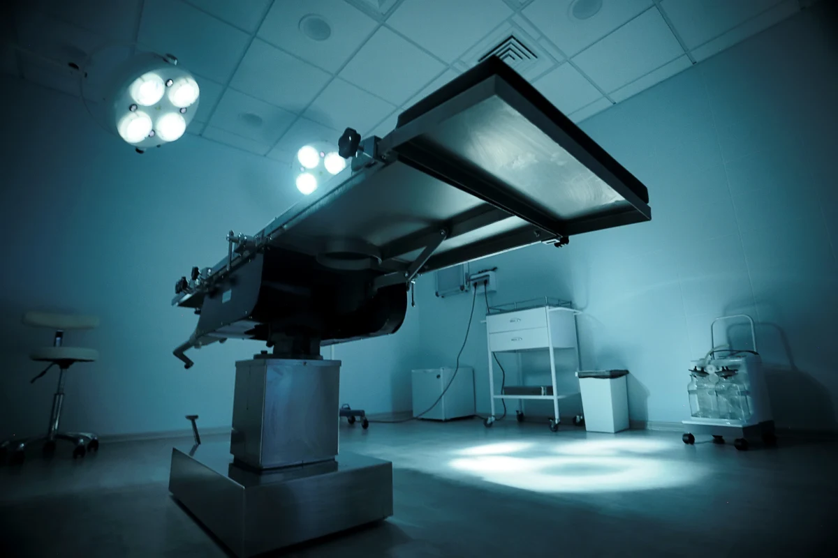 Hiszpańskie media rozpisują się o niespodziewanym zdarzeniu w Walencji. W trakcie sekcji zwłok "ożył" mężczyzna uznany za zmarłego. 