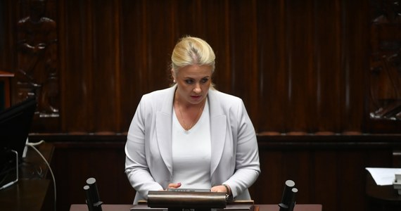 Obowiązki ministra zdrowia będzie pełnić lekarka i posłanka PiS Katarzyna Sójka. Zastąpi na tym stanowisku Adama Niedzielskiego. Dziś premier przyjął jego rezygnację. 