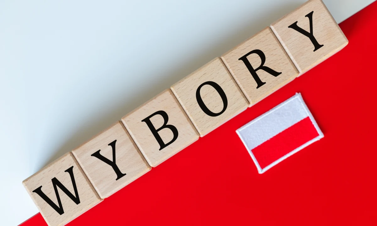 Prezydent Andrzej Duda podpisał postanowienie o zarządzeniu wyborów do Sejmu i Senatu na 15 października. Wieczorem opublikowano je w Dzienniku Ustaw. To oznacza to, że formalnie może ruszyć kampania wyborcza.