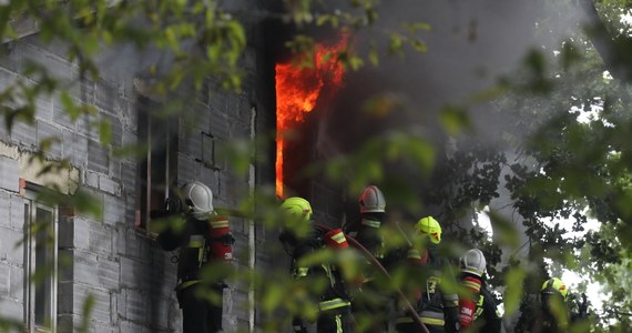 Pożar hali w Sulejówku został opanowany. Trwa dogaszanie. Badania powietrza nie wykazały zagrożenia - powiedział wiceburmistrz Sulejówka Remigiusz Górniak.