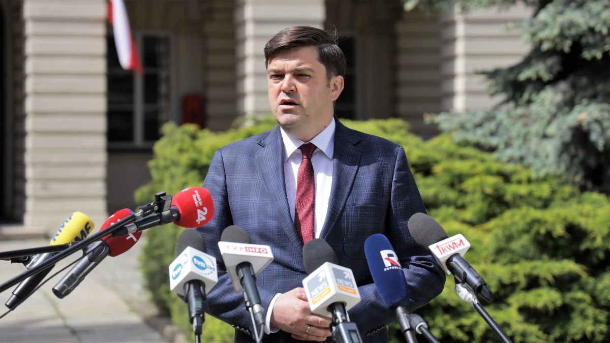 Dotychczasowy rzecznik Ministerstwa Zdrowia odchodzi ze stanowiska. Dziennikarze RMF FM potwierdzili, że Wojciech Andrusiewicz przed południem złożył wypowiedzenie. To następstwo wczorajszej dymisji szefa resortu - Adama Niedzielskiego.