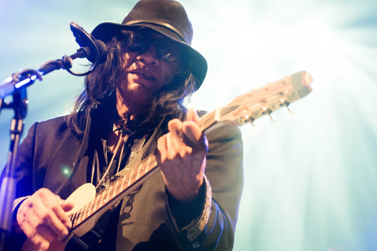 W wieku 81 lat zmarł Sixto Rodriguez, znany jako Sugar Man - amerykański artysta z Detroit. Największą karierę zrobił w Afryce Południowej, Australii i Nowej Zelandii. O pieśniarzu znowu zrobiło się głośno za sprawą nagrodzonego Oscarem filmu dokumentalnego "Searching for Sugar Man". 