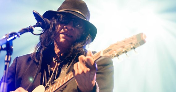 W wieku 81 lat zmarł Sixto Rodriguez, znany jako Sugar Man - amerykański artysta z Detroit. Największą karierę zrobił w Afryce Południowej, Australii i Nowej Zelandii. O pieśniarzu znowu zrobiło się głośno za sprawą nagrodzonego Oscarem filmu dokumentalnego "Searching for Sugar Man". 