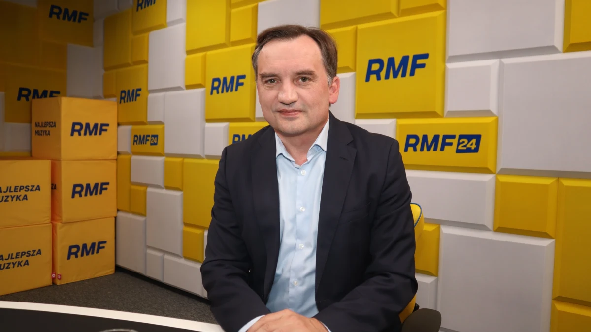 "Decyzja polityczna w sprawie ministra Adama Niedzielskiego została już podjęta i była jednoznaczna. Opinii publicznej umyka jednak, że minister reagował na dezinformację" - mówił w Porannej rozmowie w RMF FM minister sprawiedliwości Zbigniew Ziobro. Regulacji wymagają też kwestie wyroków w sprawach światopoglądowych. Prokurator generalny chce się z tym zwrócić do KRS.