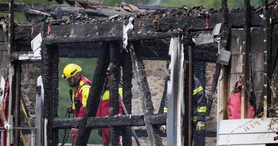 Francuska straż pożarna poinformowała, że w budynku hotelu w Wintzenheim w Alzacji, gdzie nad ranem wybuchł pożar, odnaleziono zwęglone ciała 11 osób. Ofiary to osoby niepełnosprawne. Ogień zaskoczył ich podczas snu w budynku ośrodka wypoczynkowego.