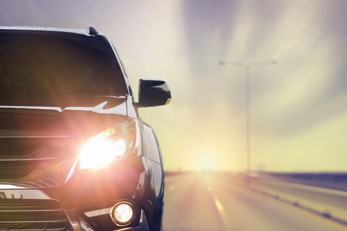 Dobre intencje kierowcy osobowego forda spotkały się z niespodziewaną i agresywną reakcją kierującego quadem. Mężczyźnie grozi kara do dwóch lat pozbawienia wolności, wysoka grzywna oraz utrata prawa jazdy na kilka lat.