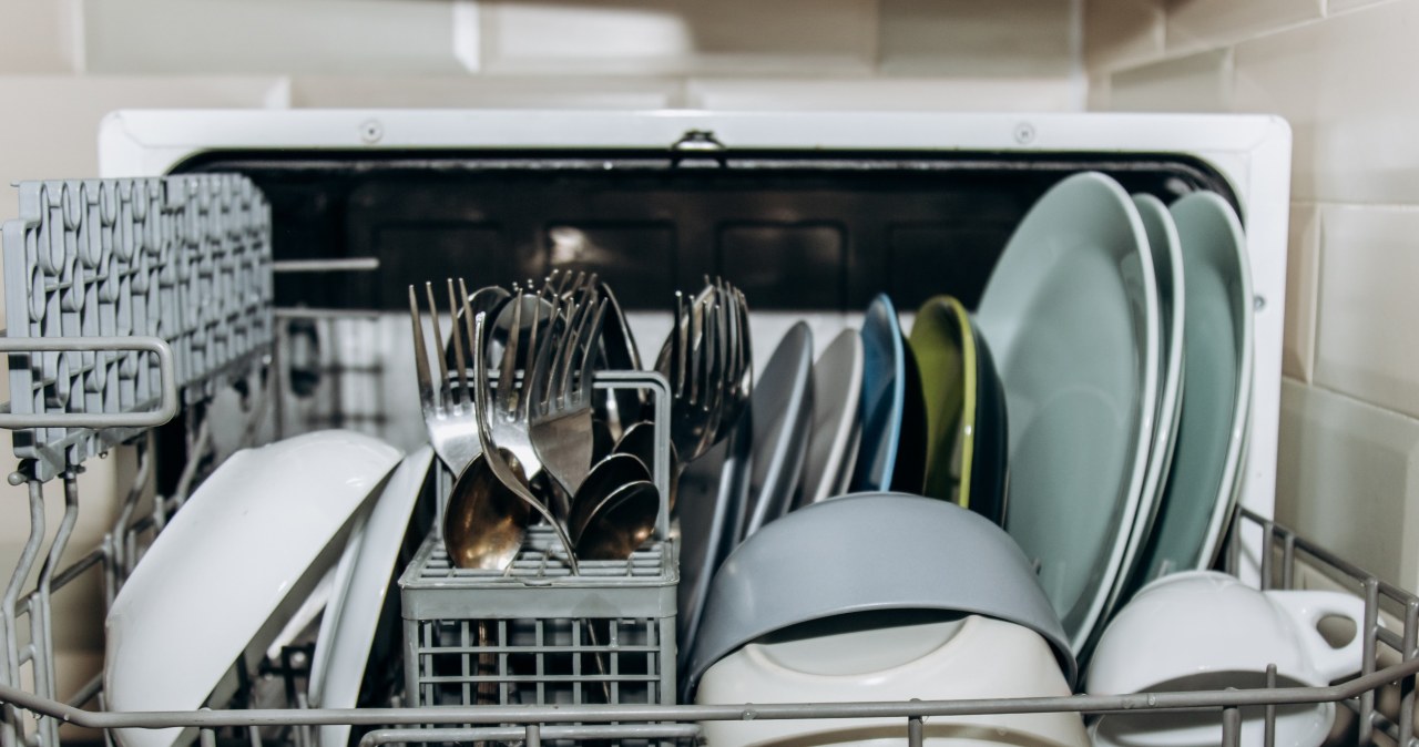 Tego nigdy nie wkładaj do zmywarki. gwałtownie będzie do wyrzucenia