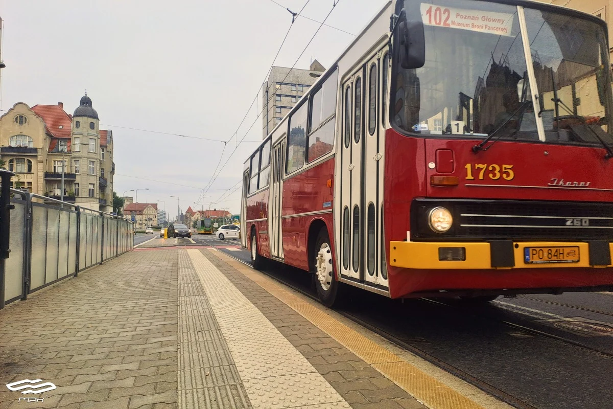 Poznańskie MPK zaprasza poznaniaków i turystów do skorzystania w długi weekend z Linii Turystycznych. W Święto Wojska Polskiego, 15 sierpnia, uruchomiona zostanie linia 102. Długi weekend wyjątkowo zapowiada się też na Maltance. Kursy odbywać się będą co 30 minut. 