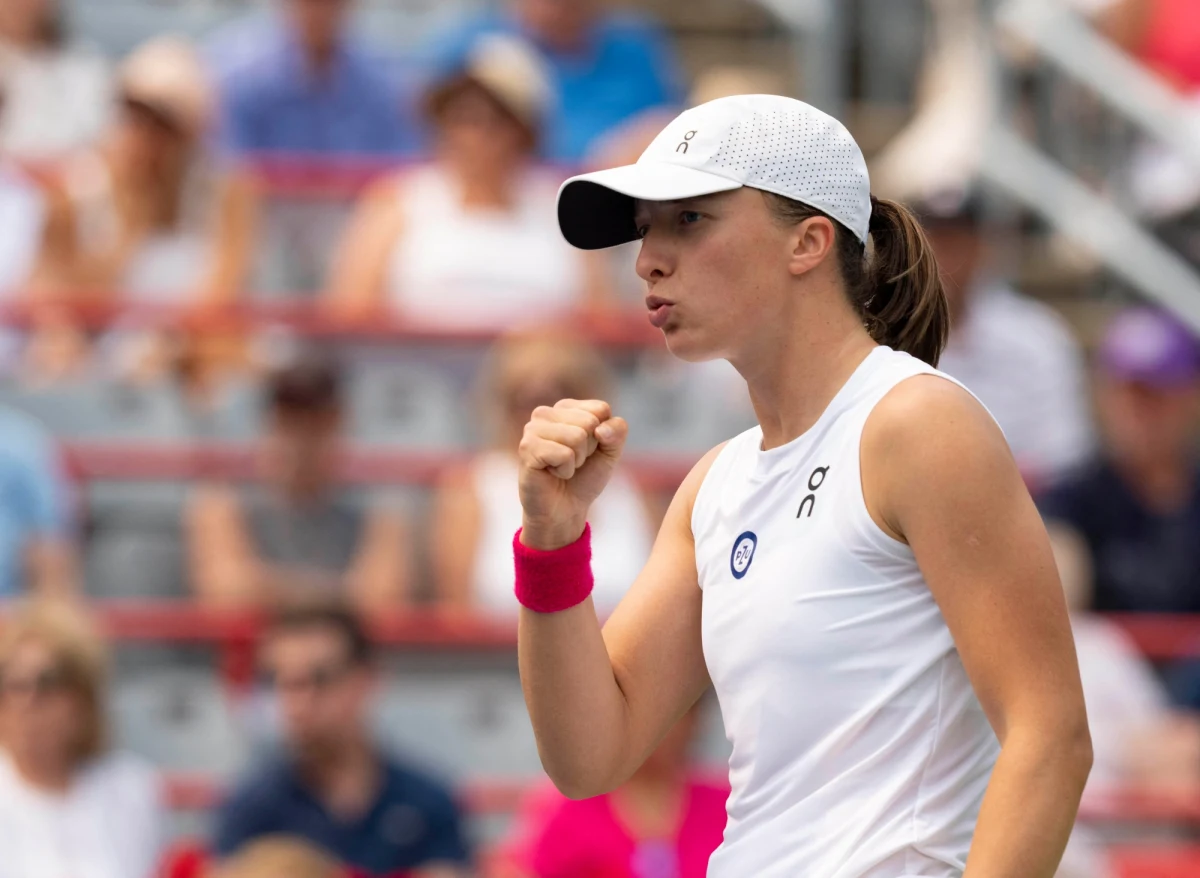 Iga Świątek awansowała do półfinału tenisowego turnieju WTA 1000 na twardych kortach w Montrealu. Liderka światowego rankingu pokonała w 1/4 finału Amerykankę Danielle Collins 6:3, 4:6, 6:2. Jej kolejną rywalką będzie inna Amerykanka, rozstawiona z "czwórką" Jessica Pegula.