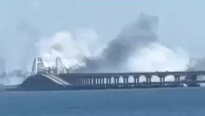 Dym nad mostem Krymskim. Rosjanie mówią o próbie ataku