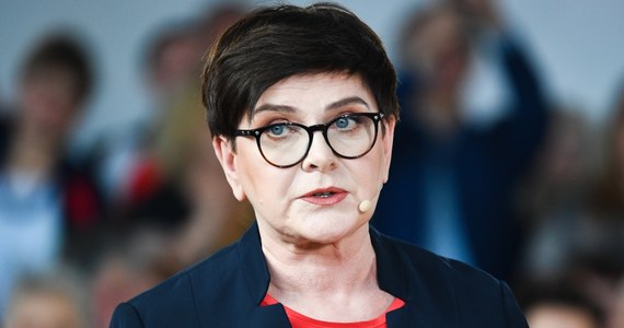 "Polacy mają prawo decydować o swojej przyszłości. Nie ma chyba nic ważniejszego dla każdego niż decydowanie o tym, w jakim momencie życia można przejść na emeryturę" - powiedziała wiceprezes PiS, była premier Beata Szydło w Bachowicach (Małopolskie).