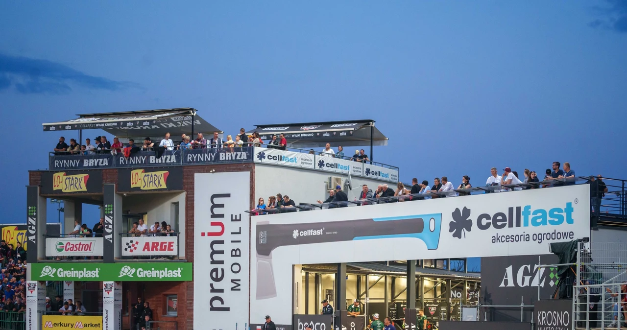 Po awansie stadion Wilków Krosno został zmodernizowany.