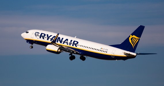 Belgijscy piloci Ryanaira strajkują już trzeci raz w ciągu miesiąca. W rezultacie w poniedziałek i wtorek na lotnisku Charleroi odwołanych zostanie 88 lotów. Piloci domagają się powrotu do płac na poziomie sprzed pandemii koronawirusa - informuje belgijska telewizja VRT.