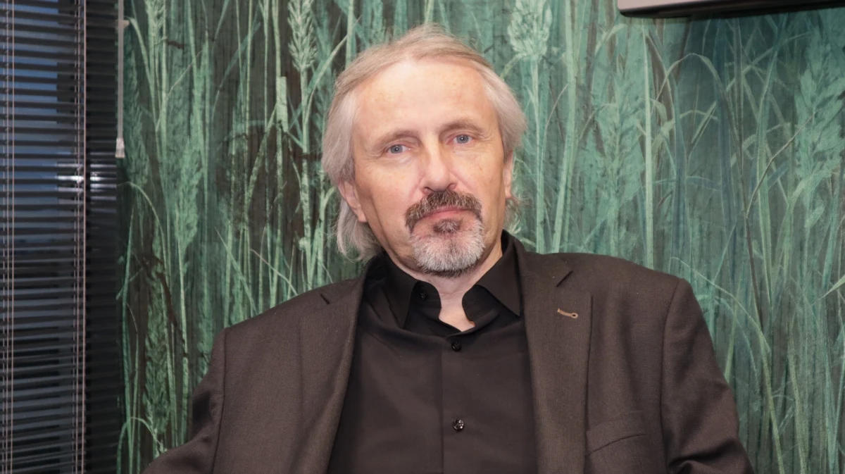 Politycy Prawa i Sprawiedliwości przedstawili wszystkie cztery propozycje pytań, które miałyby zostać zadane w referendum. Głosowanie ma się odbyć wraz z październikowymi wyborami parlamentarnymi. Treść czwartego pytania brzmi: Czy popierasz likwidację bariery na granicy Rzeczypospolitej Polskiej z Republiką Białorusi? Według politologa z Uniwersytetu Warszawskiego prof. Rafał Chwedoruk, czwarta propozycja „to dopełnienie kampanii strachu, jaka jest prowadzona w Polsce przez rządzącą prawicę”. Gość Piotra Salaka w internetowym Radiu RMF24 komentuje treść pytań, które mają być zadane Polakom podczas głosowania.