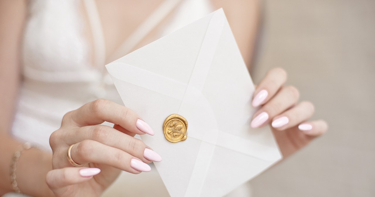 Ile włożyć do koperty na ślub? Wedding plannerka mówi wprost