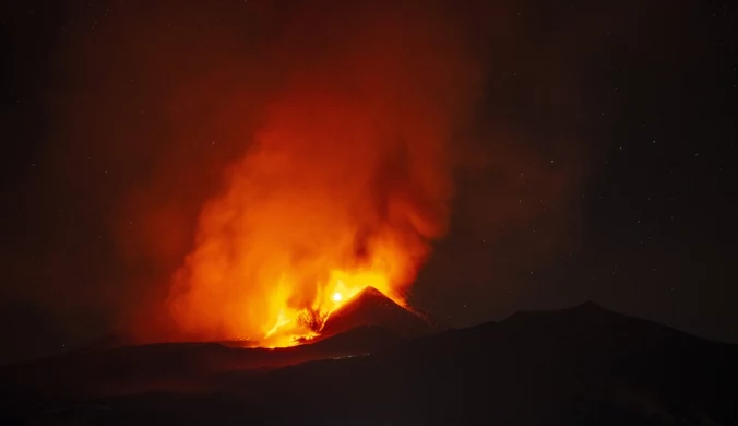 Erupcja wulkanu Etna. Komunikacyjny paraliż we włoskim mieście