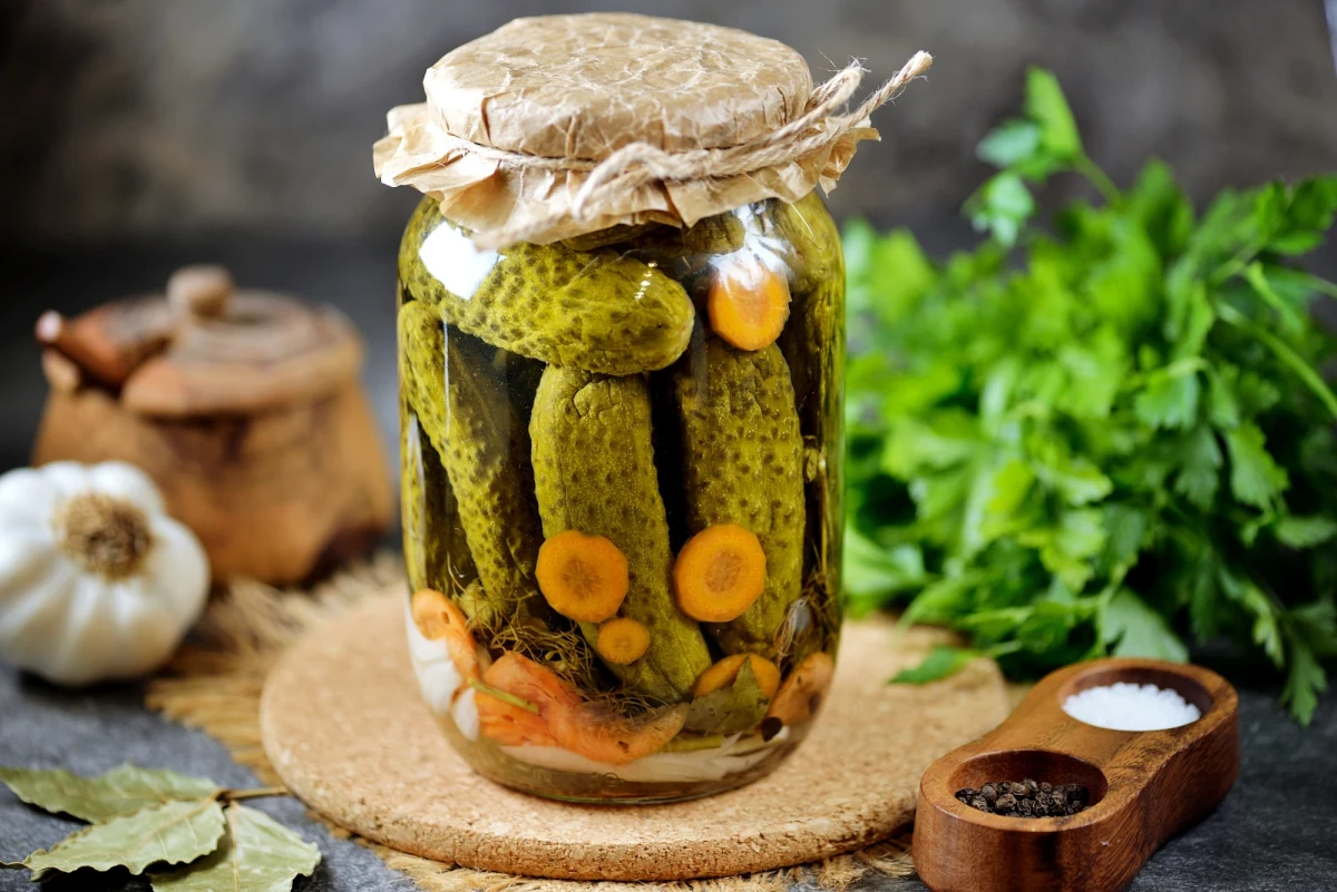 ​Festiwal Ogórka zorganizuje w Kalwarii Zebrzydowskiej, która niegdyś słynęła z kiszonych ogórków, tamtejsze stowarzyszenie św. Jana Pawła II w Kalwarii Zebrzydowskiej. Jego prezes Tomasz Baluś podkreśla, że mieszkańców z tego powodu nazywano niegdyś "ogórcorzami".