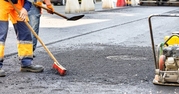 ​W środę, 16 sierpnia, planowane jest rozpoczęcie remontu nawierzchni w rejonie płyty PPO Lądek na 235. kilometrze A2. W związku pracami, między 16 a 20 sierpnia nie będzie możliwości przejazdu pojazdów ponadgabarytowych przez skrajne pasy.