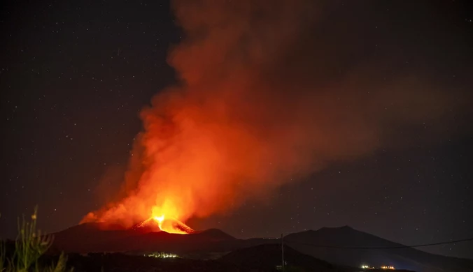 Chmura pyłu po eksplozji Etny. Może przenieść się nad Polskę