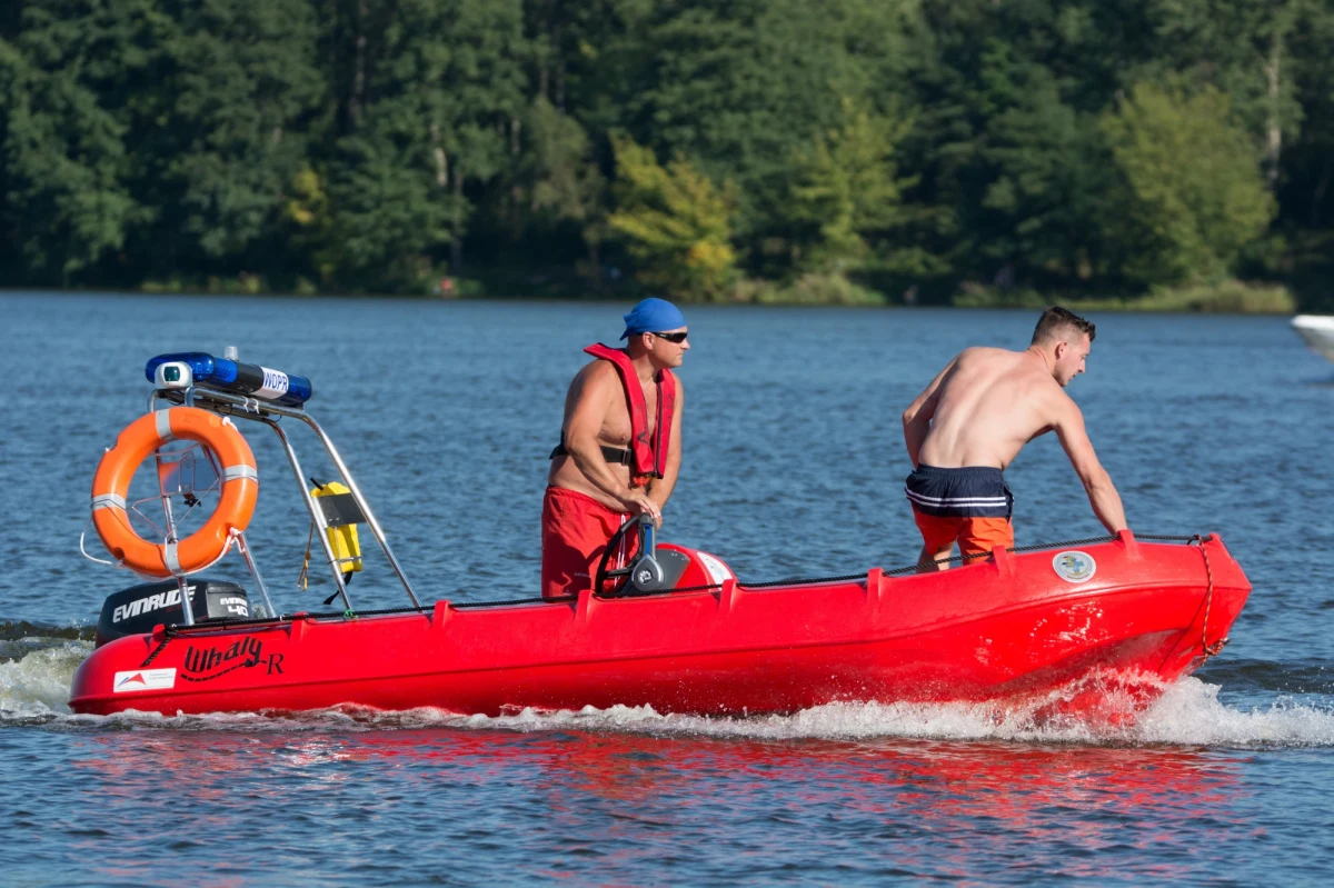 ​37-letni mężczyzna utonął w popularnym krakowskim kąpielisku w Przylasku Rusieckim - poinformował rzecznik małopolskiej straży pożarnej mł. kpt. Hubert Ciepły.